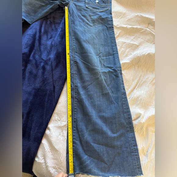 Blue Flare Wide Leg Jeans with High Rise and Full Length - Picture 9 of 9